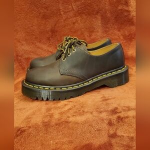 NEW DR MARTENS BROWN LEATHER SHOES